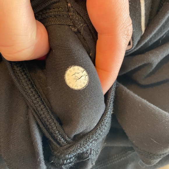 Lululemon Groove Pant with funky waistband - Picture 4 of 4